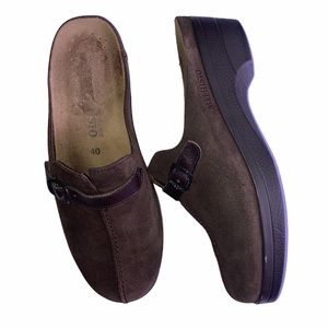 MEPHISTO SUEDE CLOGS